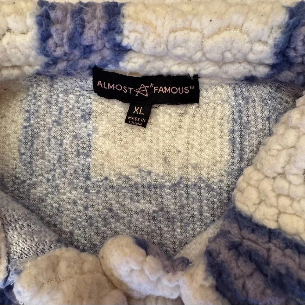 Almost Famous Sherpa Plaid Shacket Jacket Blue Cream Cozy XL - Picture 5 of 10